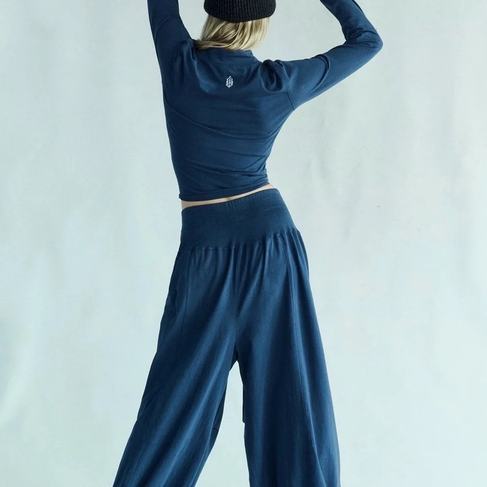 FP Movement Up in the Air Set Top ONLY Supernova Size Medium - Picture 3 of 9